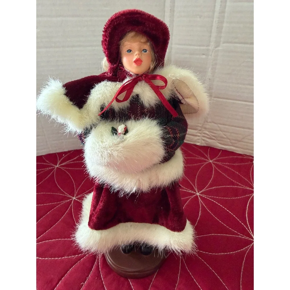 Vintage Christmas Caroler Figurine Burgundy Velvet Faux Fur Victorian 8.5